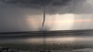 Video captures waterspout forming in Florida
