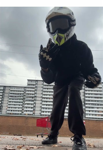 3 musketeers dance for the 3K SPECIALLL thank you all so much for this mile stone I appreciate all of you and can’t wait to continue making vids and gaining support thanks for being Og’s guys! 💚 #3musketeers #bikerboy #biketok #aura #helmettok