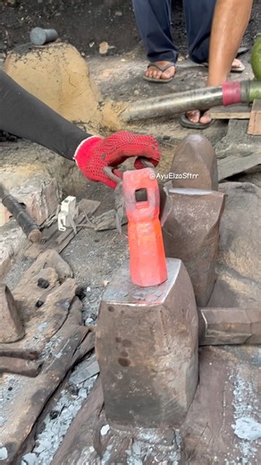 large-sized punch making process Blacksmith #usa #usashorts #blacksmith #shorts #shortvideo