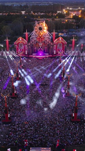 Raging with maximum force as Warface and Rooler unite the Tribe in the final, explosive moments of the 5-hour Legends set at The Closing Ceremony. Relive it now via: bit.ly/DQ1-Legends25YearsofHardstyleFB #defqon1 #legends | Defqon.1