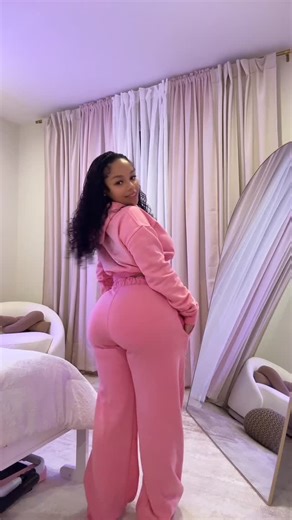 Aaliyah Enjoli on Instagram: "I agree with him! 😍 @thepanicworld bubble gum set! FREE SHIPPING with all order over $100"