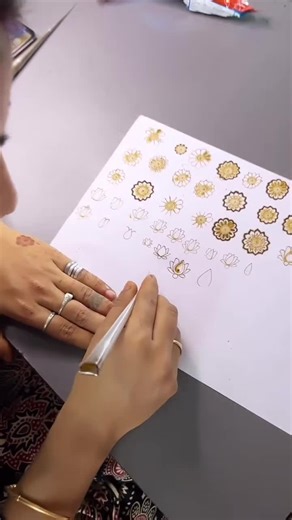 Lotus Flowers Mehndi Tutorial for Beginners