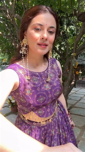 Kashvi World on Instagram: "A perfect blend of tradition and modern elegance 💜✨ This stunning ensemble is designed for women who love to celebrate culture with a contemporary touch. From the vibrant patterns to the graceful silhouette, every element of this look speaks confidence, beauty, and effortless style 🌿 Whether it’s a festive celebration, wedding function, or a special occasion, this outfit ensures you stand out with poise and charm. Lightweight, stylish, and beautifully crafted — it l