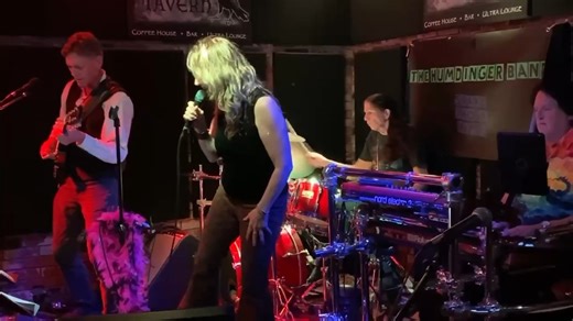 Rock your holiday spirit @ The No Name Bar in Sausalito. This Sat., Dec. 20 ~ 9 to 12am 🤘💃🔥♥ #marinmusic #marinmusicscene #marindance #sausalitomusic #sausalitodance | The Humdinger Band