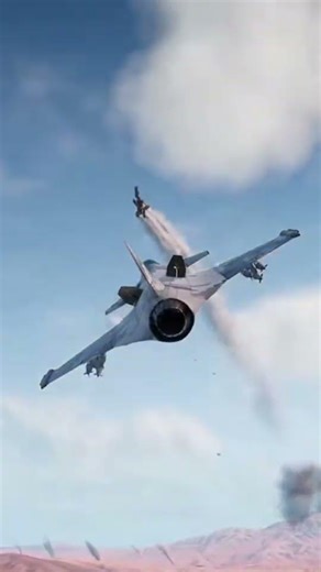 Intense Fighter Jet Dogfight Caught on Camera