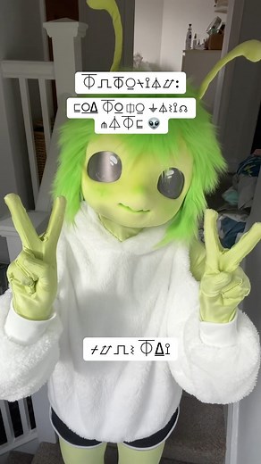 Lori on Instagram: "⎅⍜⋏’⏁ ⏁⍀⊬ ⏃⋏⎅ ⏁⟒⌰⌰ ⋔⟒ ⟟’⋔ ⍙⍀⍜⋏☌! ₊˚ʚ🛸₊˚✧ ﾟ. #kigurumi #kigfursuit #kigfurry #kigufurry #fursuiting #alien #ufo #alienfursuit #aliens #aliensarereal #aliens👽 #alienlife #cute #vorp #gnarp #furry #alienlori #lorithealien #cosplay #occosplay #cosplaying #alien #costume #fursuit #cosplayer #boy"