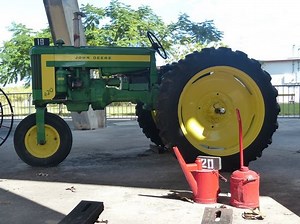 John Deere 420
