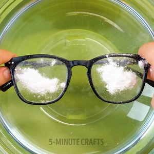 How to clean glasses or sunglasses | 3-Minute Hacks