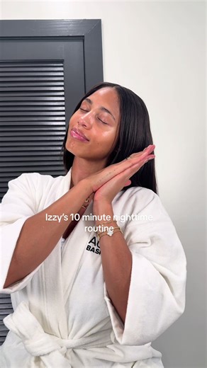 This nightime routine has kept my skin clear and hydrated this Fall and Winter 🧖🏽‍♀️🫧💦 •••••• Steps in order: @Dr. Dennis Gross Skincare Retional pads @Fenty Skin Fat Water Toner @rhode skin barrier butter @fentyskin dew and plump intense hydration slushie overnight face mask @belif USA bomb lifting eye gel @laneige_us lip sleeping mask