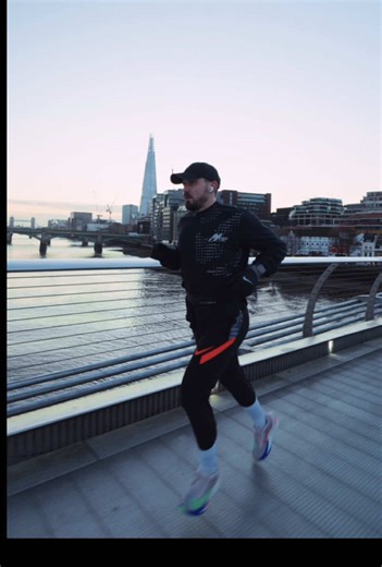 most runners miss sub-20 because they try to win the race in the first kilometre. this is what actually gets you under 20 on your first serious 5k attempt 👇 the target sub-20 = 3:59/km average not sprinting. not surviving. controlled aggression. how to pace it (real example from this run) km 1 – 4:30 this is where most people fail. i didn’t chase the pace. i let heart rate settle, breathing smooth out, and legs wake up. this saves you later. km 2 – 4:00 now you lock into rhythm. still controlle