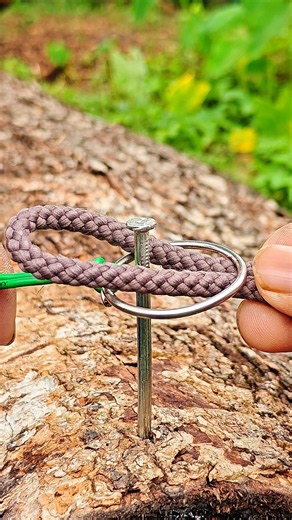 This Rope Trick Is INSANE! 🪢 #RopeSkills #LifeHack