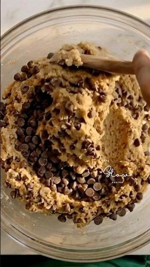 The BEST 10-Minute Chocolate Chip Cookies (No Chill!) 🍪✨