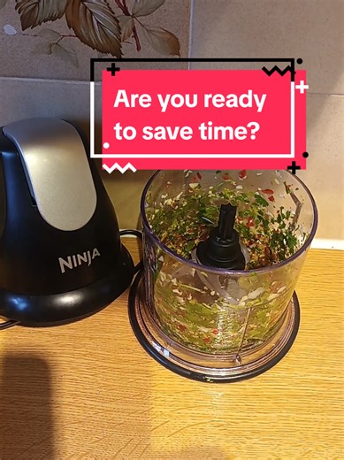 Stop chopping herbs by hand! Save time and effort by using the Ninja mini chopper 🌿🧄🌶🫚👌 #foodtok #cooking #tiktokmademebuyit #tiktokshop #foodprep
