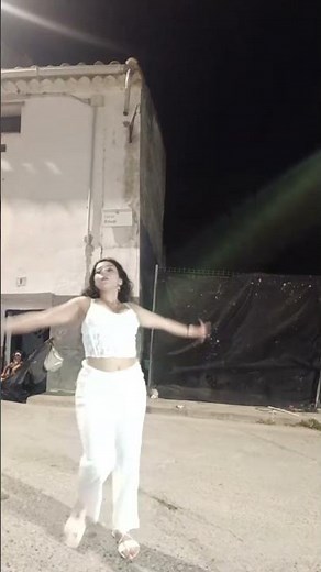 OLE QUE ARTE Y QUE ESTILO 💃🌛 GUAPA GITANA BAILANDO RUMBA FLAMENCA #artegitano #flamenco #rumba #fyp