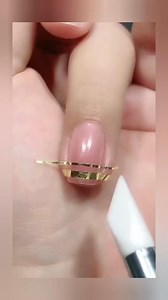 A girl’s beauty is in the details 💅✨ Elegant nails reflect confidence and femininity 💖 #Nails #NailArt #BeautifulGirls #NailInspo #USNails | Ideas para las uñas