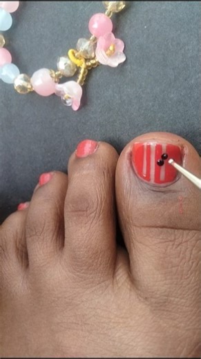 Simple And Classy Toe Nail Art Design For Beginners 😍 || Easy Nail Paint Art #shorts #shortfeed