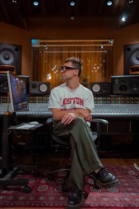 1K reactions · 60 shares | Grammy award-winning writer and producer, Jack Antonoff, shares his techniques used on ‘King’ by Florence + The Machine. | Mix with the Masters | Facebook