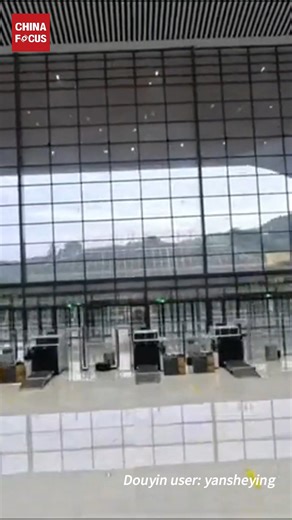 Chongqing East Railway Station officially opened on June 27. With a total construction area of approximately 1.22 million square meters, it is the largest high-speed rail hub in western China. Experience it through a one-take drone tour to see how massive the station truly is!😎 | China Focus