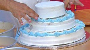 'Cake Boss' Star Buddy Valastro Fixes Dessert Fails