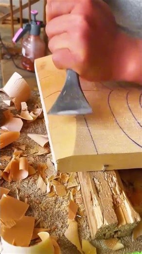 Bevel cutting process of the wooden board with a trowel