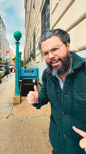 😍 Here you can step into the subway cars throughout NYC history! In the New York Transit Museum in Downtown Brooklyn, which is open to the public. Curator Jodi Shapiro gives us an inside look. | Urbanist Ariel