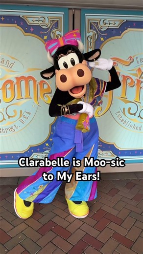 Clarabelle Cow is Moo-tastic at Disneyland 🎉 #disney #disneyland #disneycharacters #disneyland70