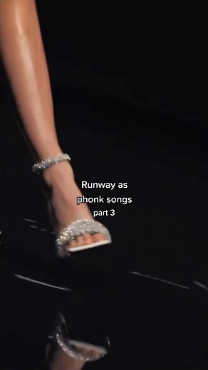 Runway as phonk songs part3🔥 #model #iconic #models #catwalk #runway #fashion #supermodel #versace #phonksongs #phonkmusic #fyp #prt #pourtoi #foryou #kendalljenner #gigihadid #bellahadid