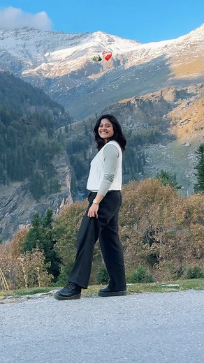 Brinda Sharma | Travel | Wbu? 🏔️ or 🌊? Mere liye toh invalid tha ye question humesha 🥹 Forever in the state of waiting to go to the mountains 😭 Abhi Himachal ki... | Instagram