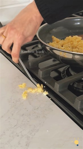 SimpleHomeVibes on Instagram: "The kitchen tool you didn’t know you needed! 🍳 Scrape pans, counters, and stovetops easily. #HomeDecor #DIYHomeDecor #DecorInspo #MinimalHome #CozyHome #NeutralDecor #ApartmentTherapy #HomeBeautiful #InteriorInspo #HomeTakesTime #MakeMyHome #ModernHomeStyle #AmazonFinds #AmazonHome #AmazonMustHave #VyCD #decorvydiy"