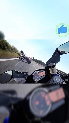 🏍️ Yamaha YZF-R1 – Chaos on Both Sides BOTH SIDES CRASHED 😱 HOW DID HE STAY UP?!
