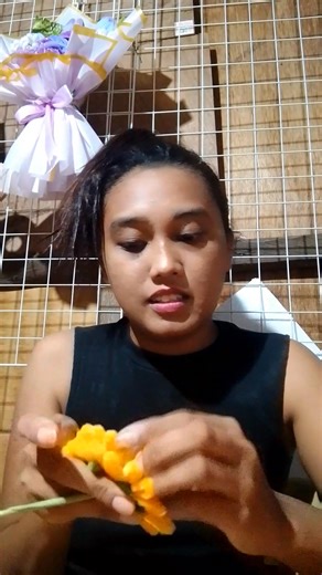 Daisy, Gerbera , sunflower tutorial #fuzzywireflower #reelsvideoシ #fuzzywirecrafts #handmadewithlove #folowerseveryone @highlight | Ronelyn Venus Faustino