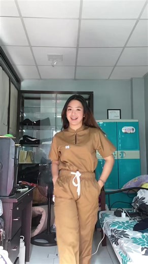 Scrubs Try-On Review and Nurse Scrub Uniform | Intal Garments