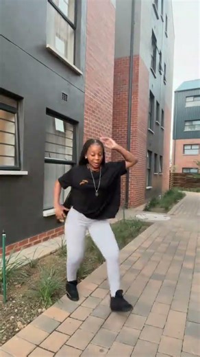 Amapiano Groovist Goes Viral! Head Movement Dance Challenge 2026 | Ez.Maestro 🔥