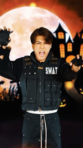 THE JET BOY BANGERZ on Instagram: "自らタンクトップになったのに 恥ずかしそうなシゲが可愛いです🧟 #TJBB #LetsDance #SHIGETORA #THEJETBOYBANGERZ #ハロウィン #ゾンビダンス #fyp #DARK13"