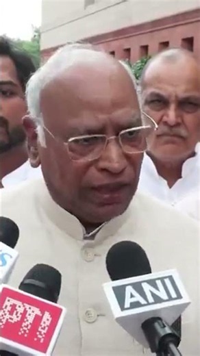 'मैंने 60 साल में ऐसा नहीं देखा' | लाठीचार्ज पर भड़के Kharge Ji 🔥🔥 | Jantar Mantar