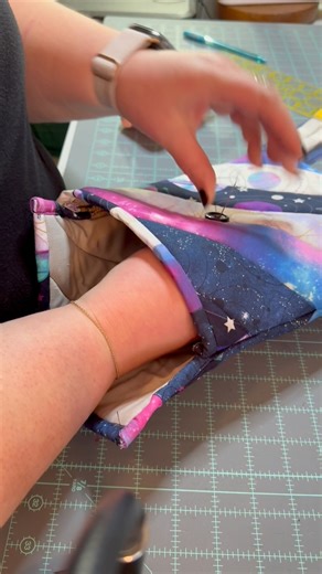 19K views · 533 reactions | Here is another Dollar Tree sewing project! Today I made an squishy ipad case out of some fat quarters, a dish, drying mat, and a little bit of elastic. I’m really happy with how this turned out!#budgetsewing #dollartreecrafts #learntosew #dollartreediy #ilovesewing #sewingtutorial | She Sews Seams | Facebook