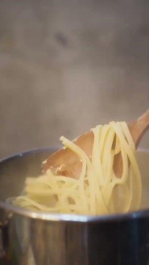Boiling the Spaghetti Cooking #Spaghetti #Cooking