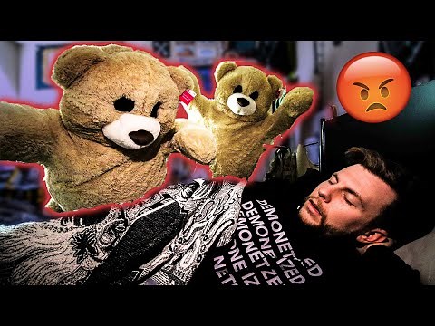 GIANT TEDDY BEAR PRANK ON SLEEPING ROOMMATE *FREAKOUT*
