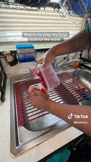 🍓 Fridge organizers that make it SO easy. #fridgeorganizers #organizationhacks #freshbreathhack #keepfresh #kitchenfinds Fridge Organizers for Keeping Produce Fresh Longer Discover the best fridge organizers that help you keep produce fresh for 12 days. Perfect tips for an organized kitchen! #fridgeorganizers #organizationhacks Keywords: fridge organizers for fresh produce, produce storage solutions, kitchen organization hacks, how to keep produce fresh 12 days, fridge organization tips, best f