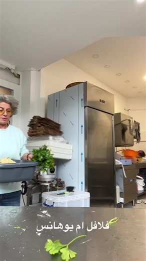 Cooking Tutorial: Easy Dish Preparation in a Home Kitchen