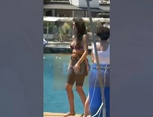 Hande Erçel Dance In Bikini || Eda Yildiz Dance In Bikini || Photoshoot || Hayat Dance In Bikini