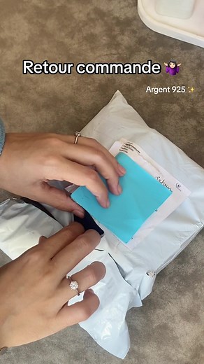 Instagram : silverra925 ✨ Retour commande, behind the scenes d'un small business 🤷🏻‍♀️ #silverra #argent925 #bijoux #مجوهرات #fyp #fypシ #explore #silverjewelry #smallbusiness #moroccansmallbusiness #bijouxargent #bijouxmaroc #نقرة925 #maroc #bague