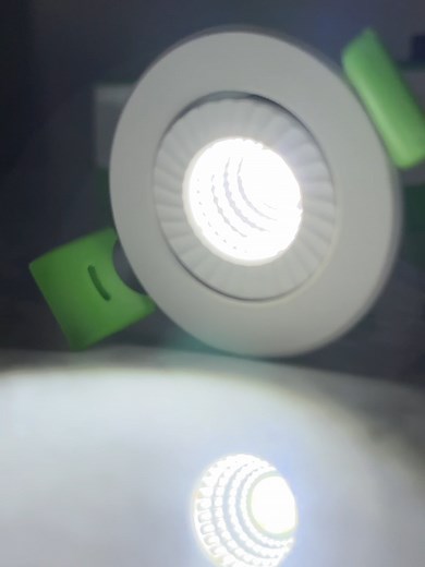 I wonder in what scenarios you would like this spot light? #ledspotlight #ledspotlightceiling #rotatelightbulb #homelighting #homedecorlights #decorlight #ctorchlighting