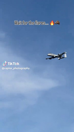 The A-10 Warthog GAU-8 gun run and flare drop. 🔊 Listen to the most iconic sound in military aviation. Is the Warthog the best CAS aircraft ever built? #A10Warthog #GAU8 #BRRRT #Engineering #ASMR