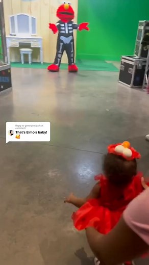 Replying to @glitterpinkparks They adore each other 😩🫶🏽 #Elmo #ThemeParkMom #SeaWorldOrlando #SesameStreet #BlackMomtent #MomsofTikTok #ToddlerTok #652 | Disgirlmagic