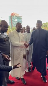 📍Direct – Assemblée Nationale : Arrivée du Premier Ministre Ousmane Sonko et du Président de l’Assemblée Nationale, Malick Ndiaye 🔴Suivez le direct via ce lien 🔗 https://www.youtube.com/live/ZpaRe1bbPBg?si=ghz_PxHuW0zrE2nb | RTS