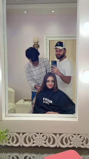 Hair Salon Styling Session: Expert Hairdresser Techniques