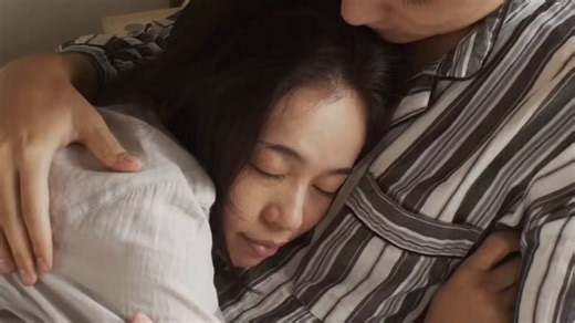 Mayu Sakuma In Roadside Flowers And Grass.