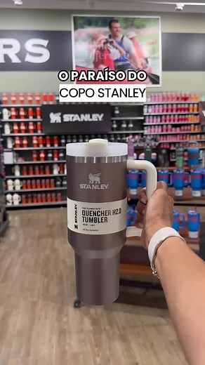 O melhor lugar para encontrar copo Stanley em Orlando! Pra quem não conhece, a Dicks é uma loja gigantesca de esporte. Tem tudo, acessório, bola…tênis. Inclusive já encontrei ótimos tênis aqui. 📷DICKS 4615 Millenia Plaza Way, Orlando, FL 32839, Estados Unidos 724 Herndon Ave, Orlando, FL 32803, Estados Unidos 8001 S Orange Blossom Trl Ste 1302, Orlando, FL 32809, Estados Unidos #stanley #esporte #compras #dicks #orlando