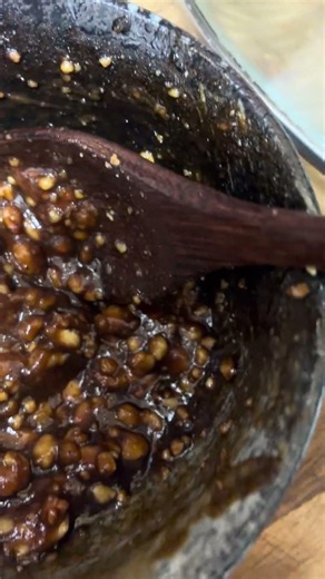 Home made peanut sauce for spring rolls. Fresh grill peanuts with hoisin sauce, sriracha. #sauce